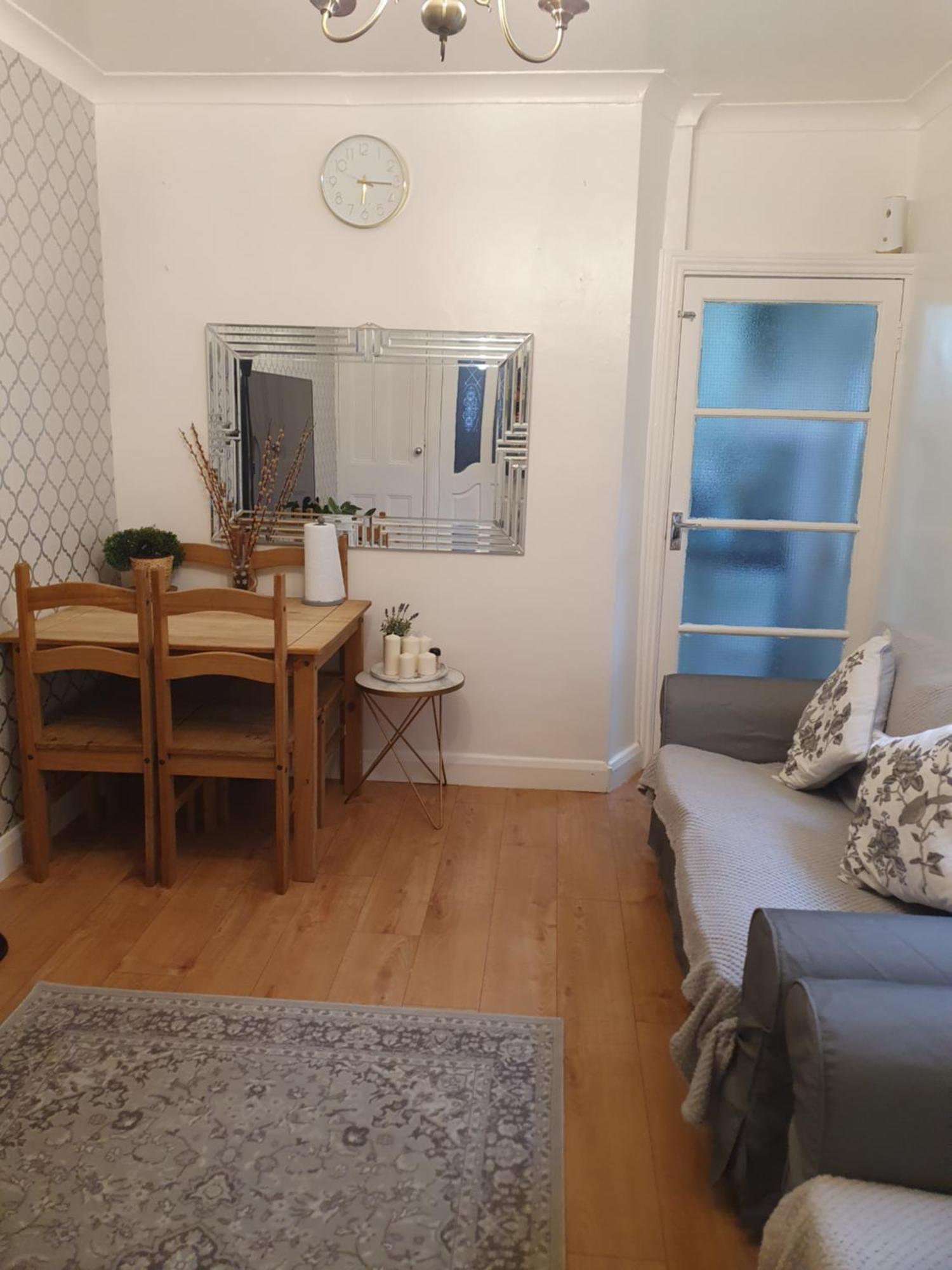 Private Double Room In Кардифф Экстерьер фото